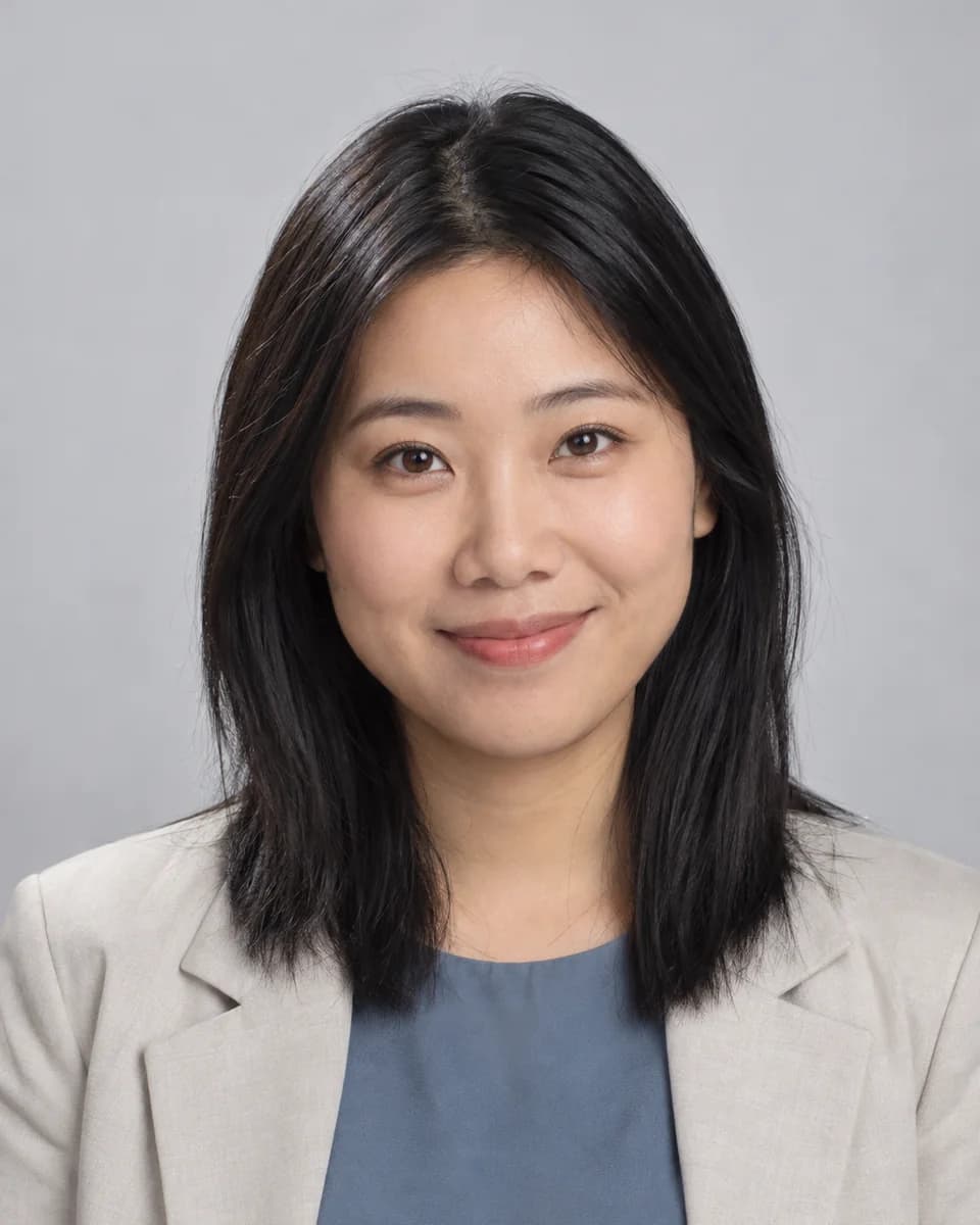 Portrait of Mei Lin, Web Designer at pixelpress